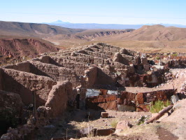 Ruines de campement minier